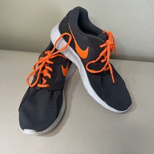 Fw22 Nike Kaishi Gs Kids Running 705489 001 Youth 7Y Women's 8.5 Grey/Orange